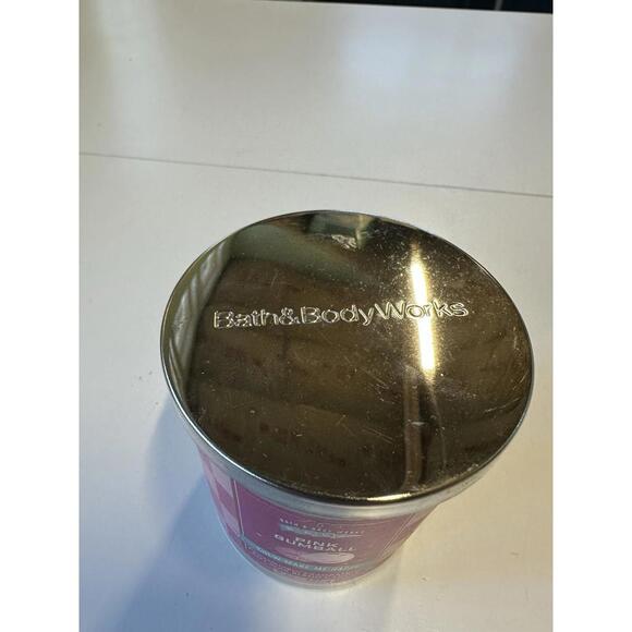 Bath & Body Works Single Wick Candle- Pink Gumball (8oz) - Picture 2 of 4